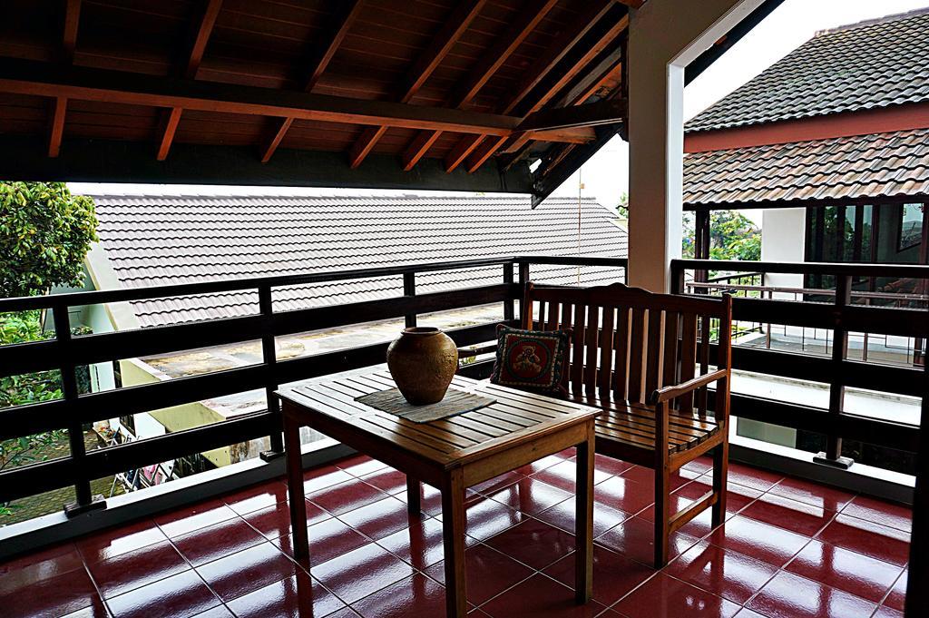 Holidayhome Alam Cipanas Puncak Exterior photo