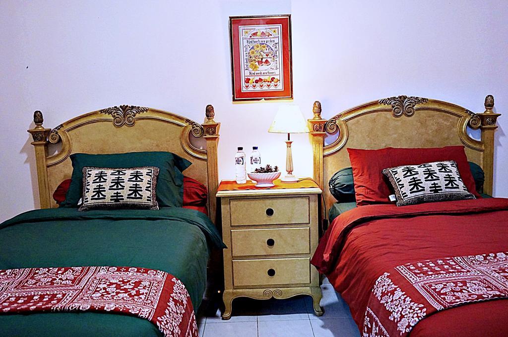 Holidayhome Alam Cipanas Puncak Exterior photo